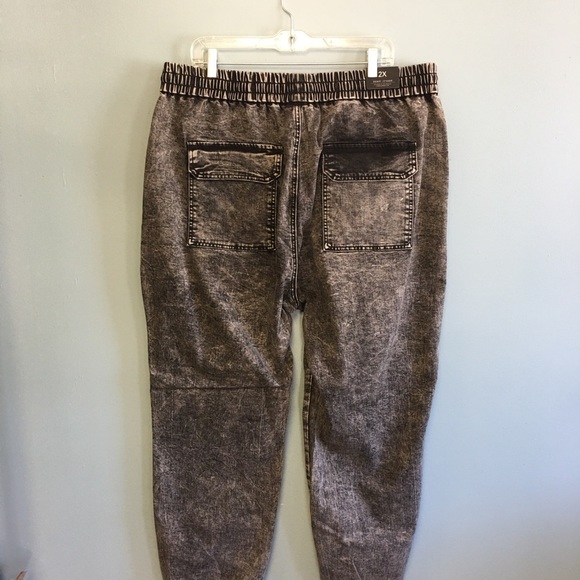 PLUS Size High Waist Jogger Jeans w/ Zipper Design on Leg Front - 2X - Picture 5 of 11